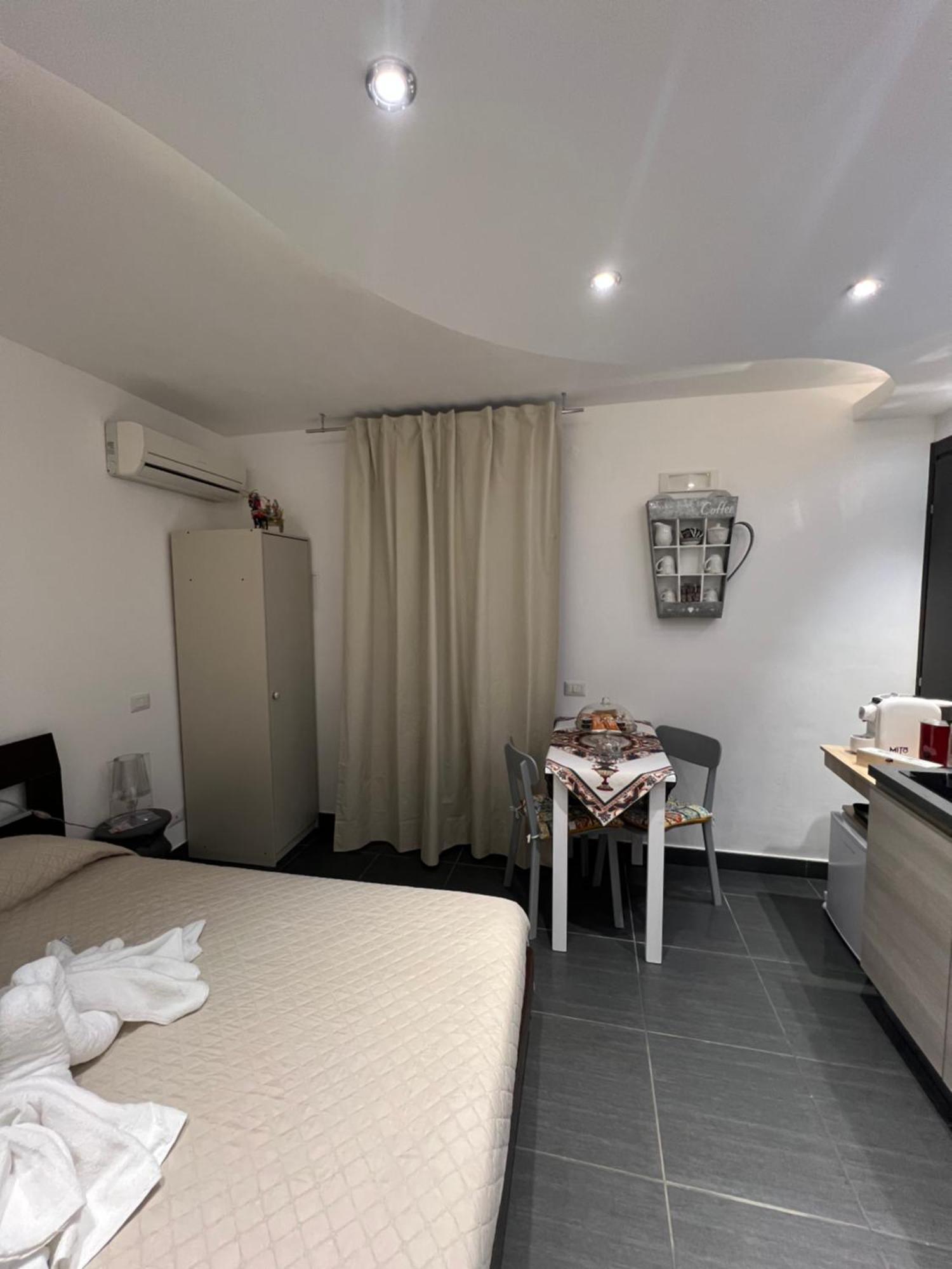 Nel Cortile Suite Чефалу Экстерьер фото